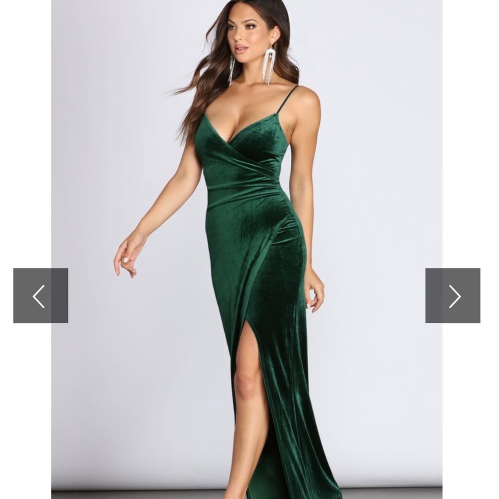 Emerald green prom dress